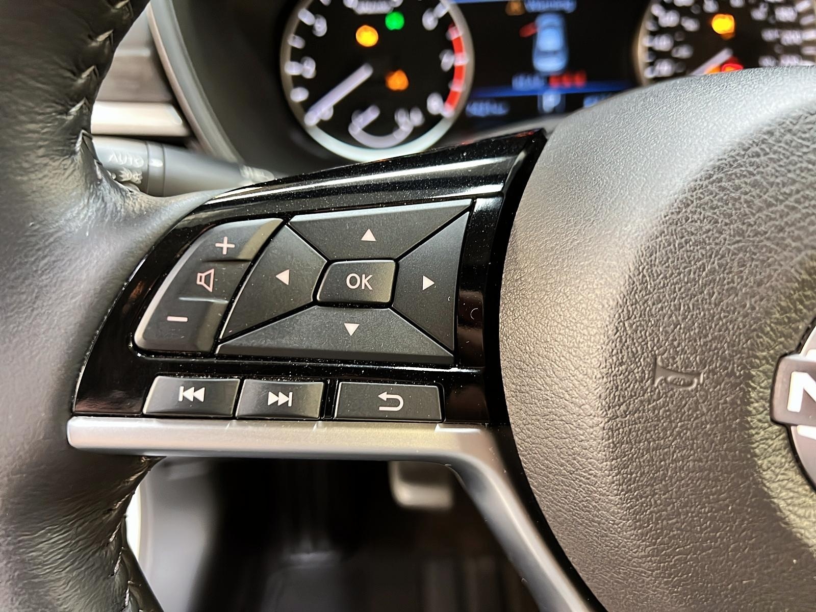 Nissan Altima PLATINUM CUIR TOIT NAV 4RM 2024 - image #21
