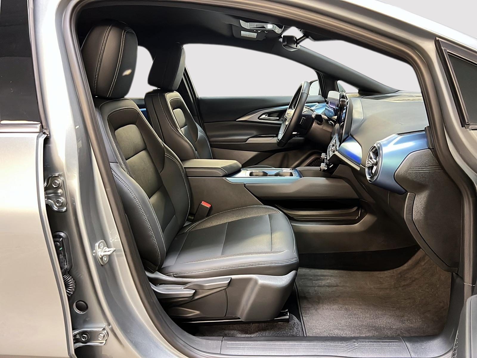 Chevrolet Equinox EV 2LT NAV 2024 - image #8