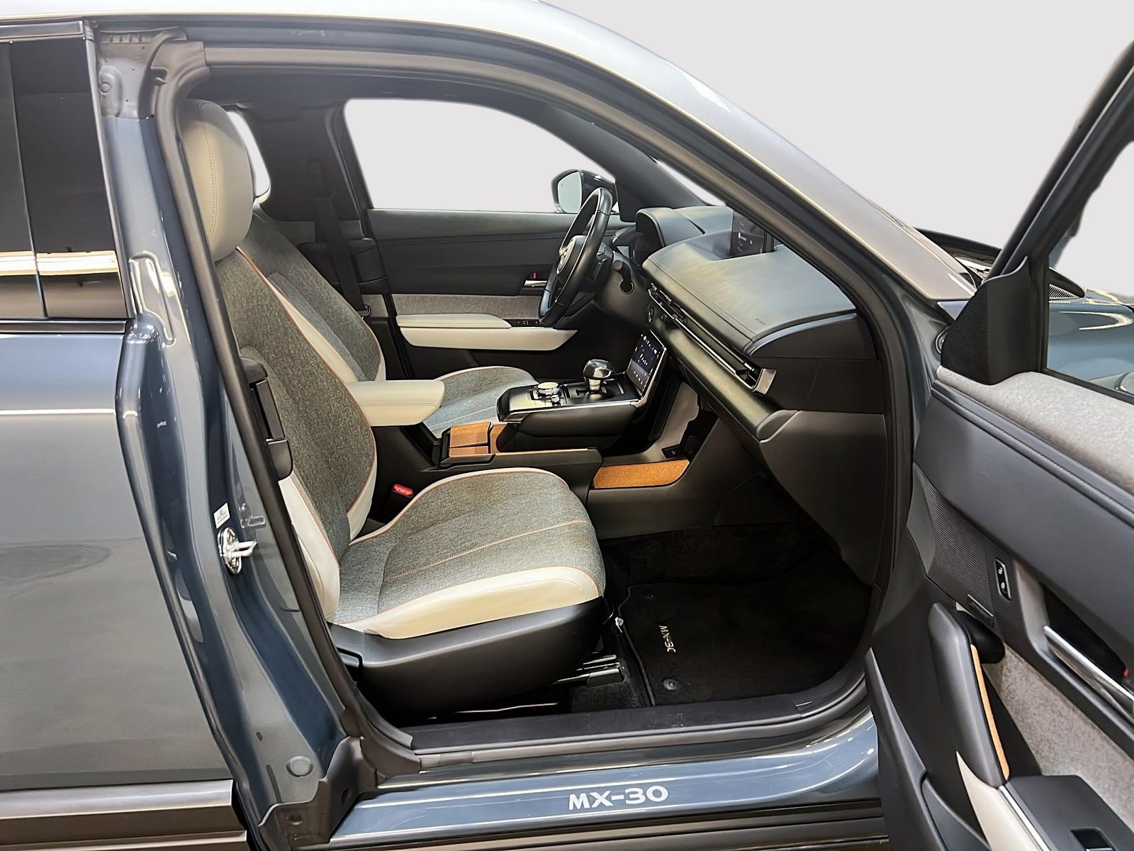 Mazda MX-30 GT TOIT 2022 - image #8