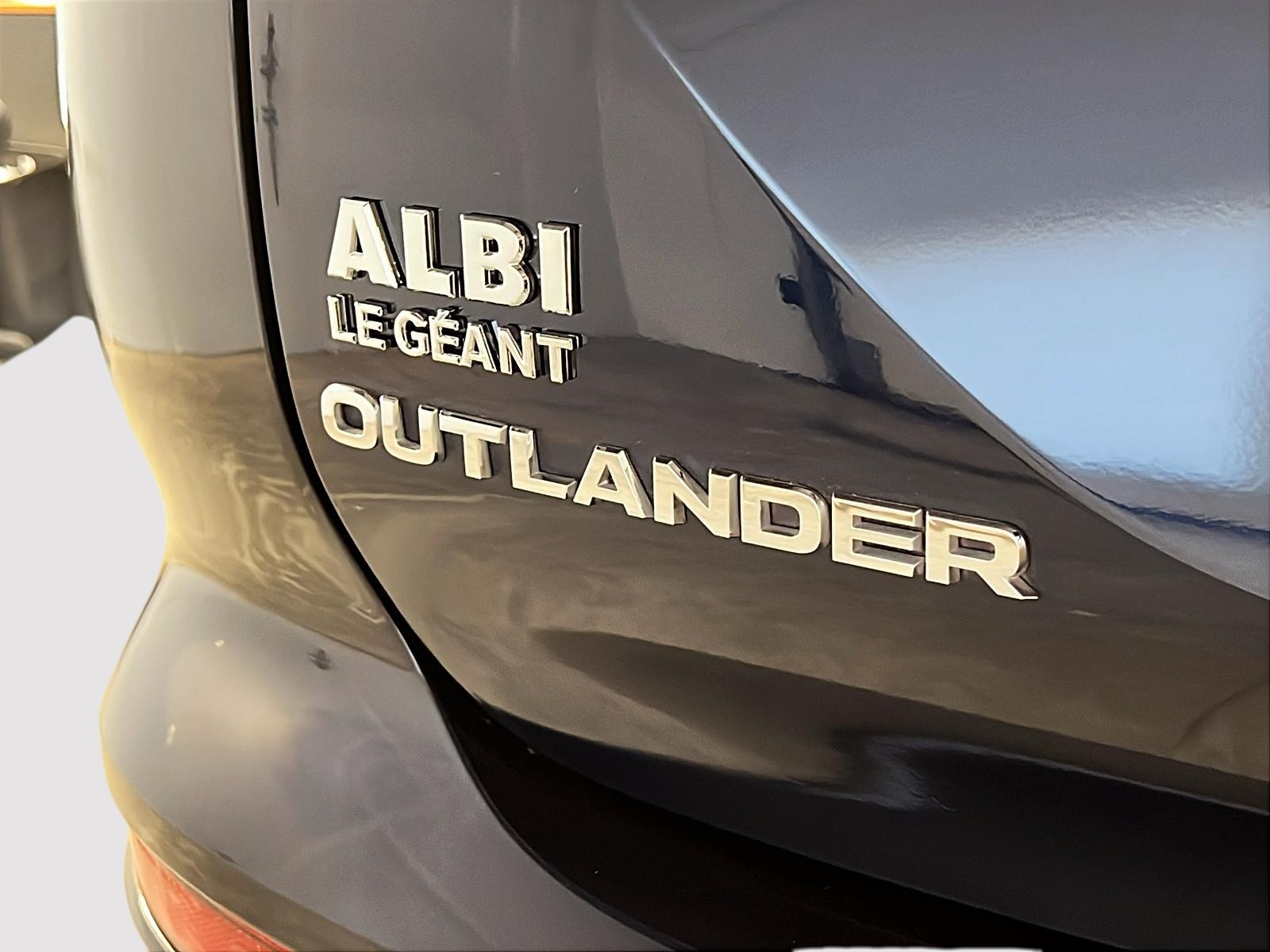 Mitsubishi Outlander ES S PHEV 4RM 2023 - image #25