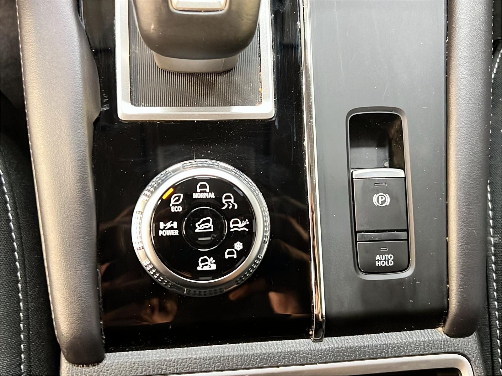 Mitsubishi Outlander ES S PHEV 4RM 2023 - image #13