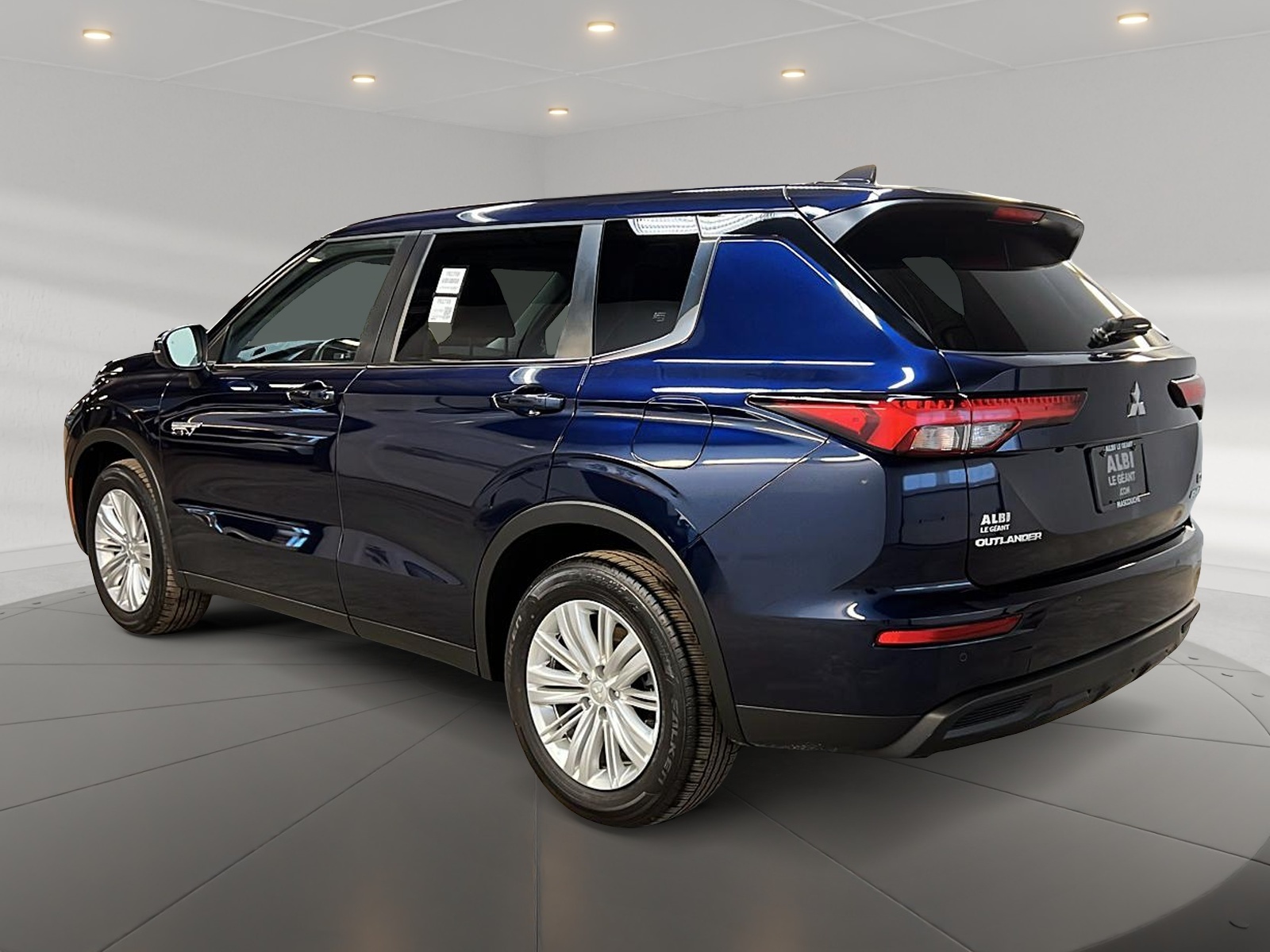 Mitsubishi Outlander ES S PHEV 4RM 2023 - image #6