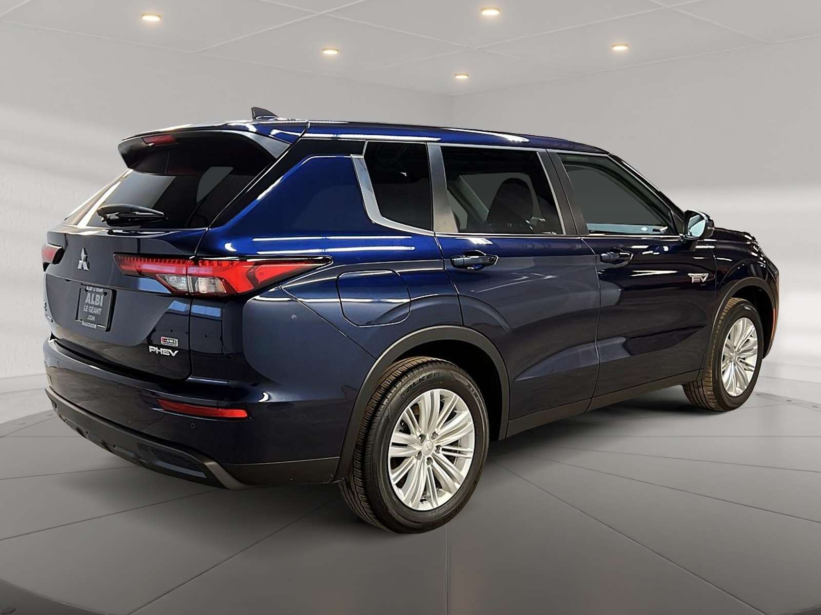 Mitsubishi Outlander ES S PHEV 4RM 2023 - image #4