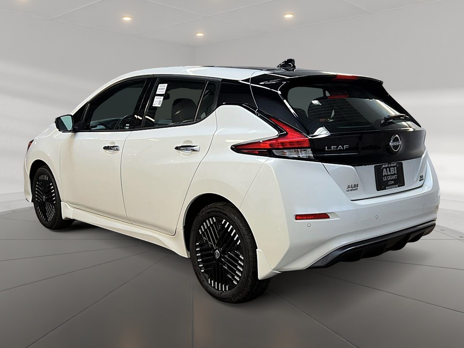 Nissan Leaf 2023 - Image #6
