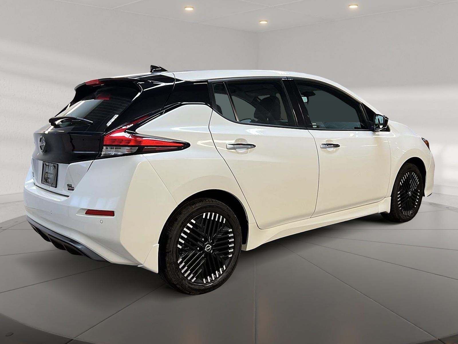 Nissan Leaf 2023 - Image #4