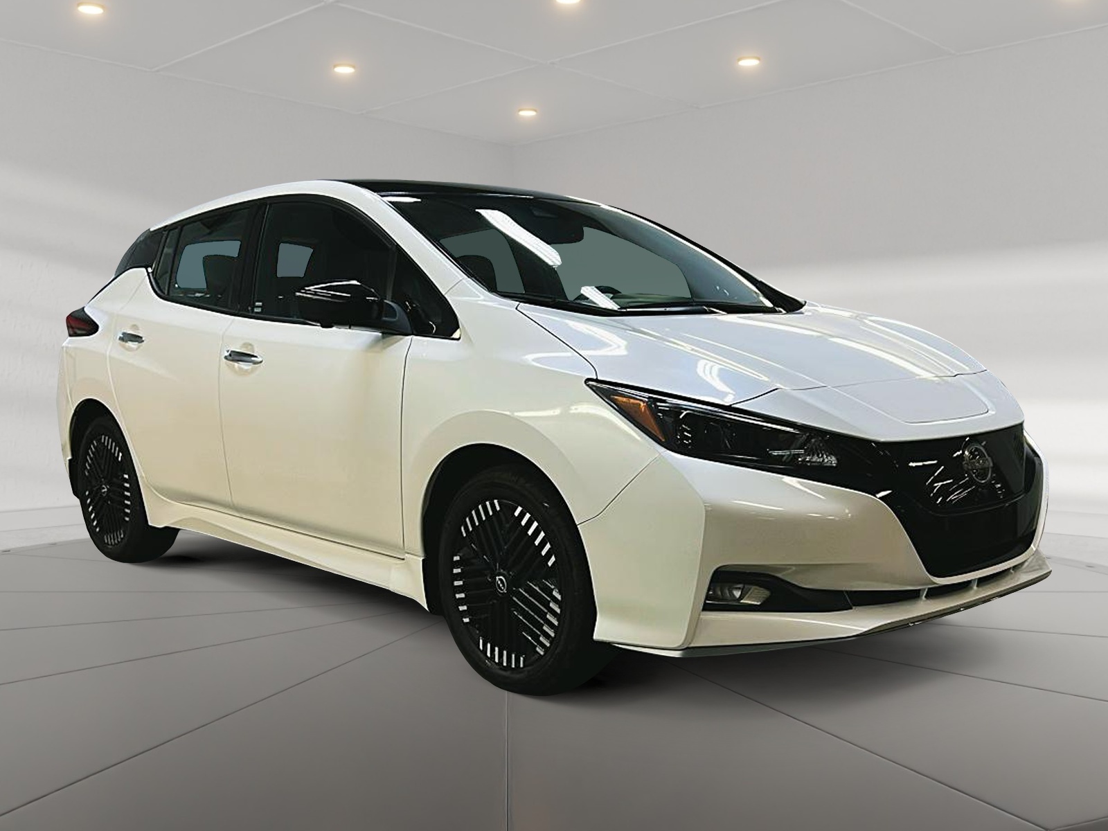 Nissan Leaf 2023 - Image #3