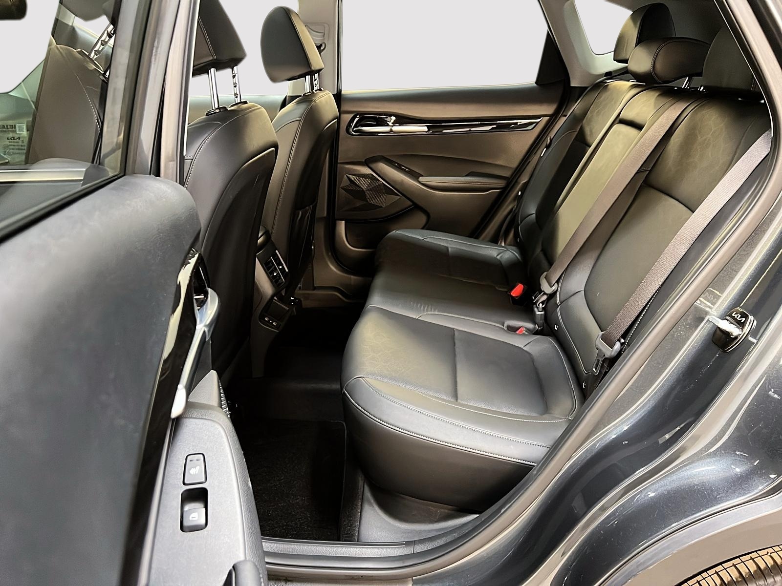 Kia SELTOS EX PREMIUM CUIR TOIT NAV 4RM 2024 - image #9