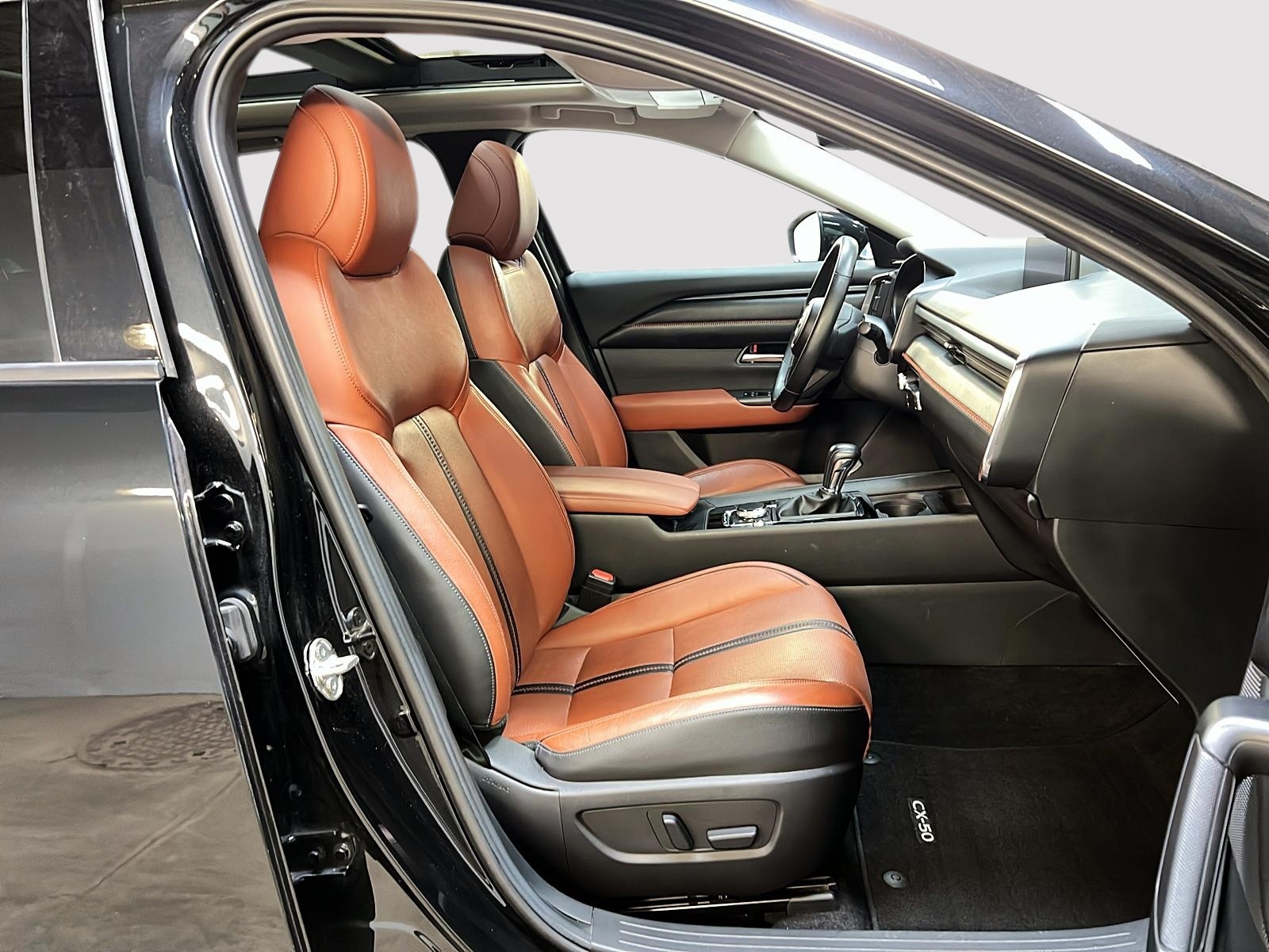 Mazda CX-50 GT CUIR TOIT PANO 4RM 2024 - image #8