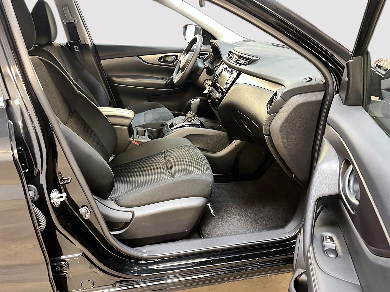 Nissan Qashqai S 4RM 2023 - image #8