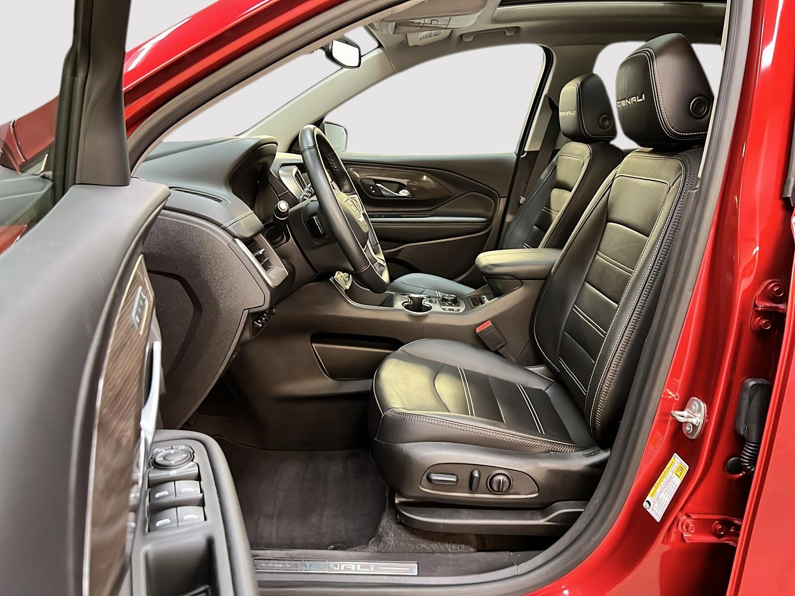 GMC Terrain DENALI CUIR TOIT PANO NAV 4RM 2024 - image #7