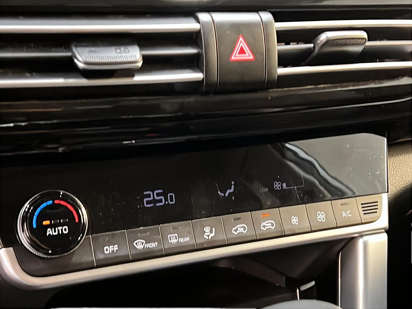 Kia SELTOS EX CUIR TOIT 4RM 2023 - image #15