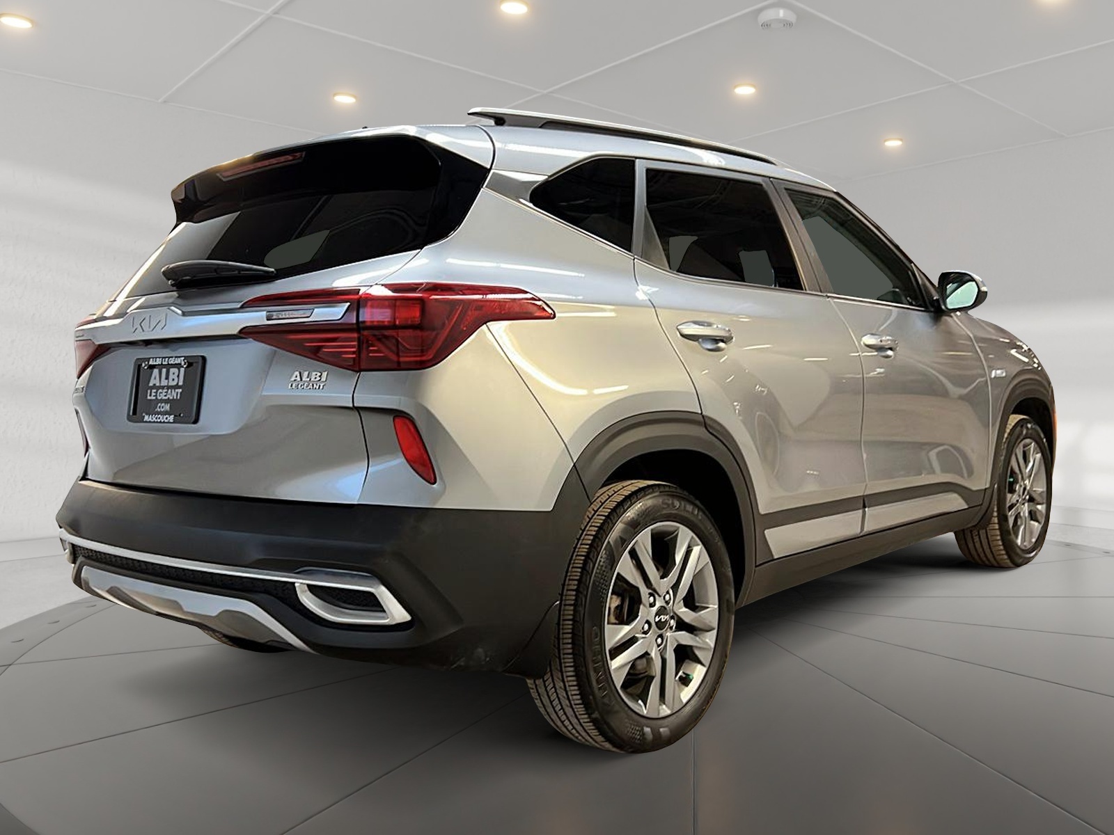 Kia SELTOS EX CUIR TOIT 4RM 2023 - image #4