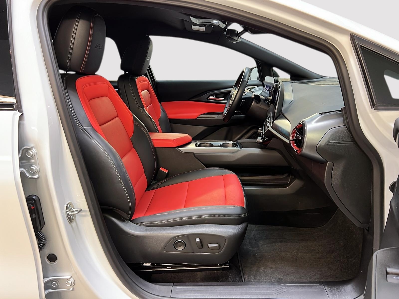 Chevrolet Equinox EV 3RS NAV 2024 - image #8