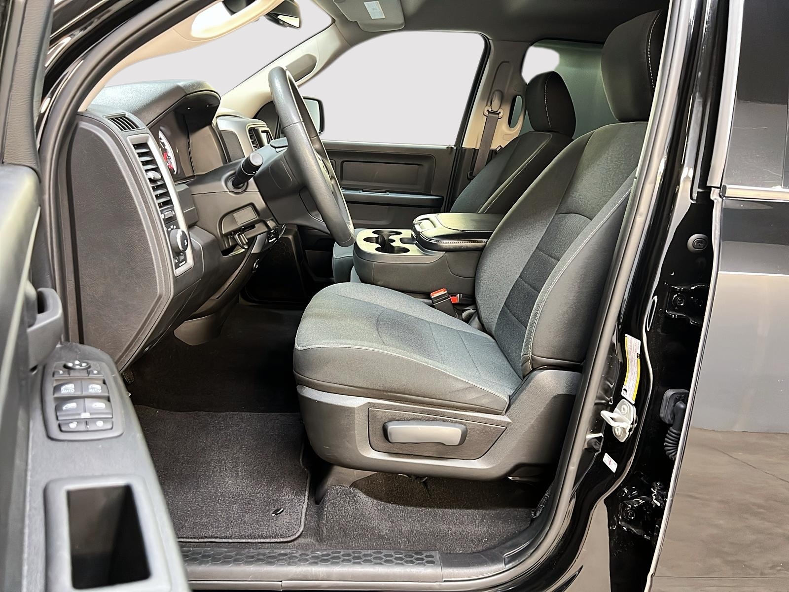 RAM 1500 Classic 2023 - Image #7