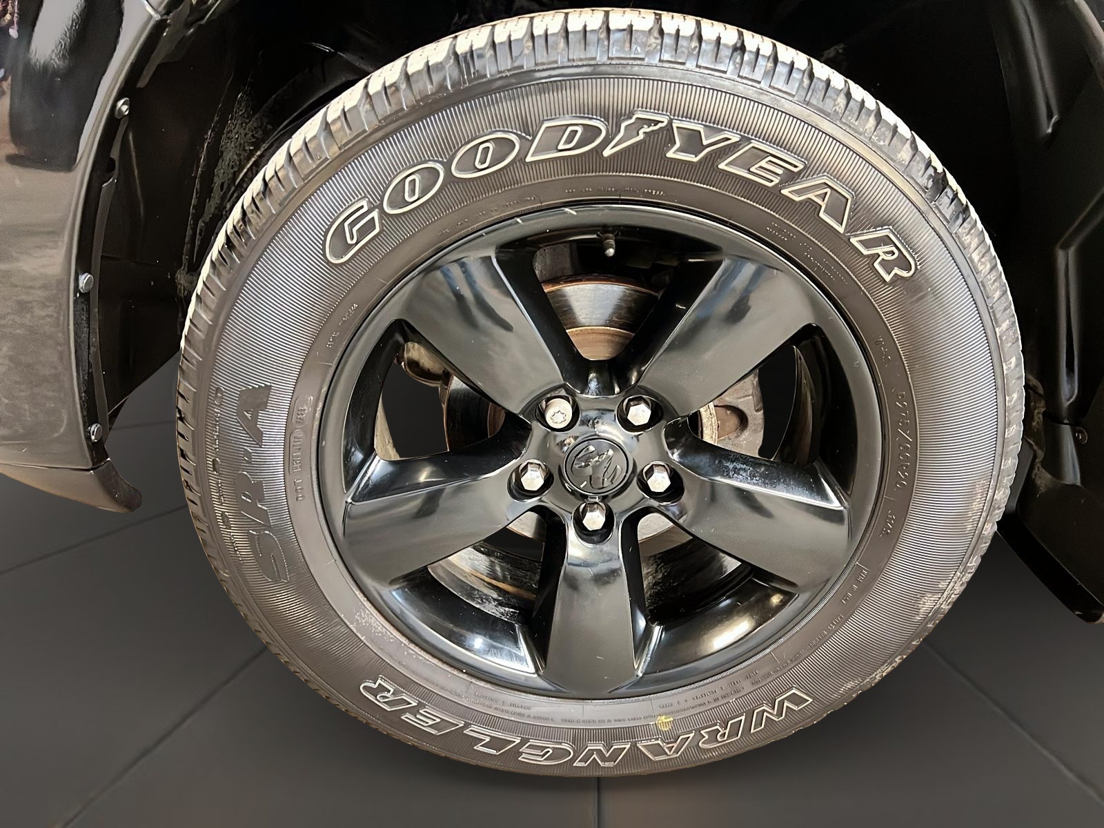 RAM 1500 Classic 2023 - Image #25