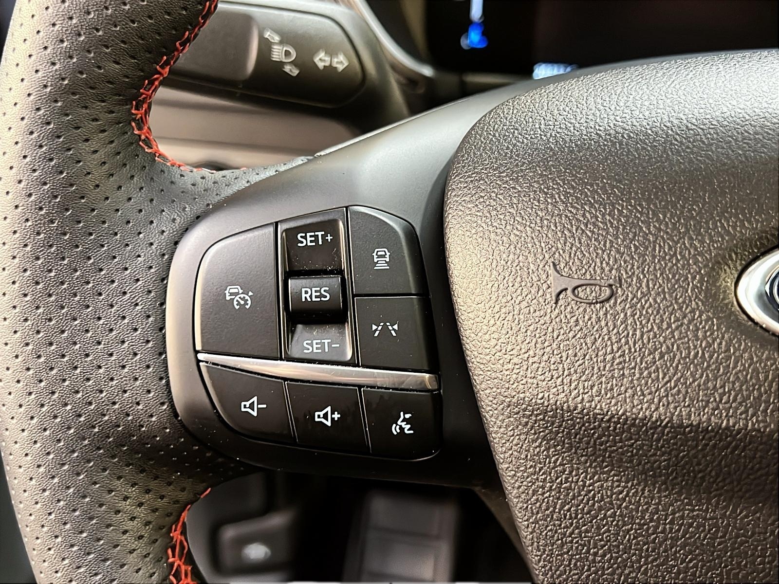 Ford Escape ST LINE TECH TOIT PANO NAV 4RM 2024 - image #22