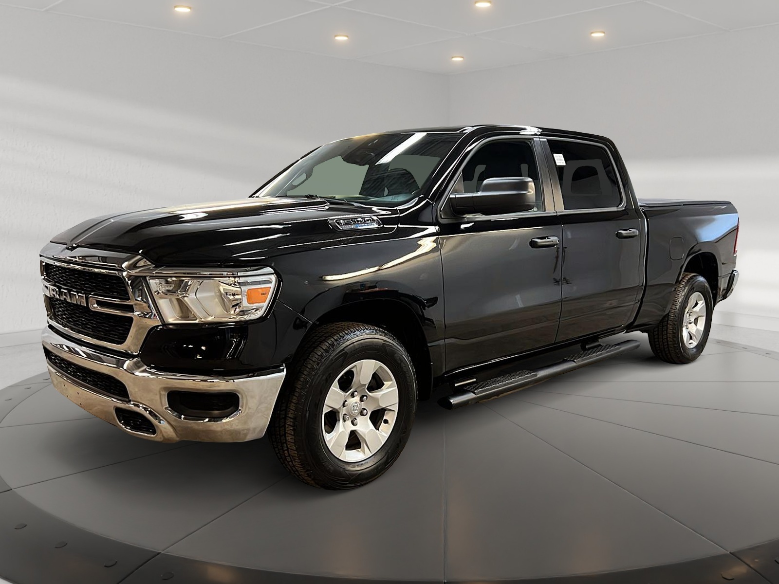 RAM 1500 SXT 5.7 HEMI eTORQUE CREW CAB 4X4 2024 - image #1