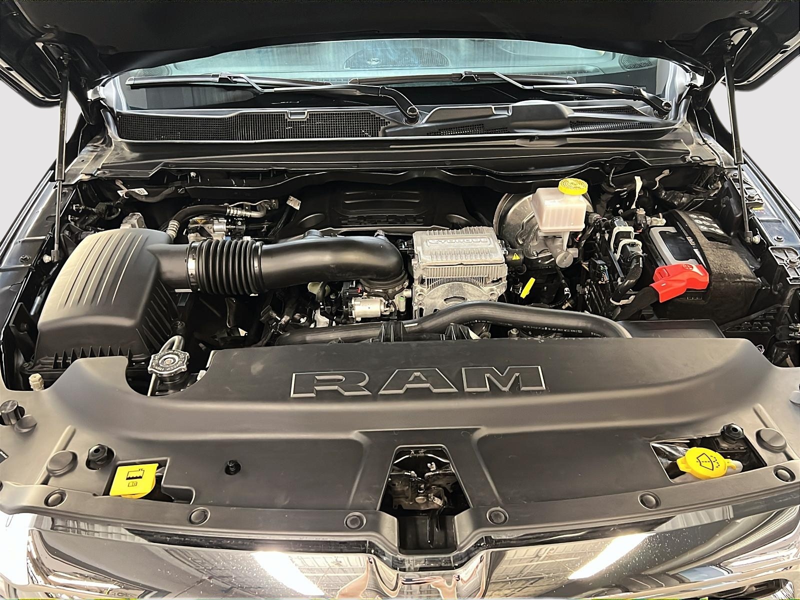 RAM 1500 SXT 5.7 HEMI eTORQUE CREW CAB 4X4 2024 - image #11