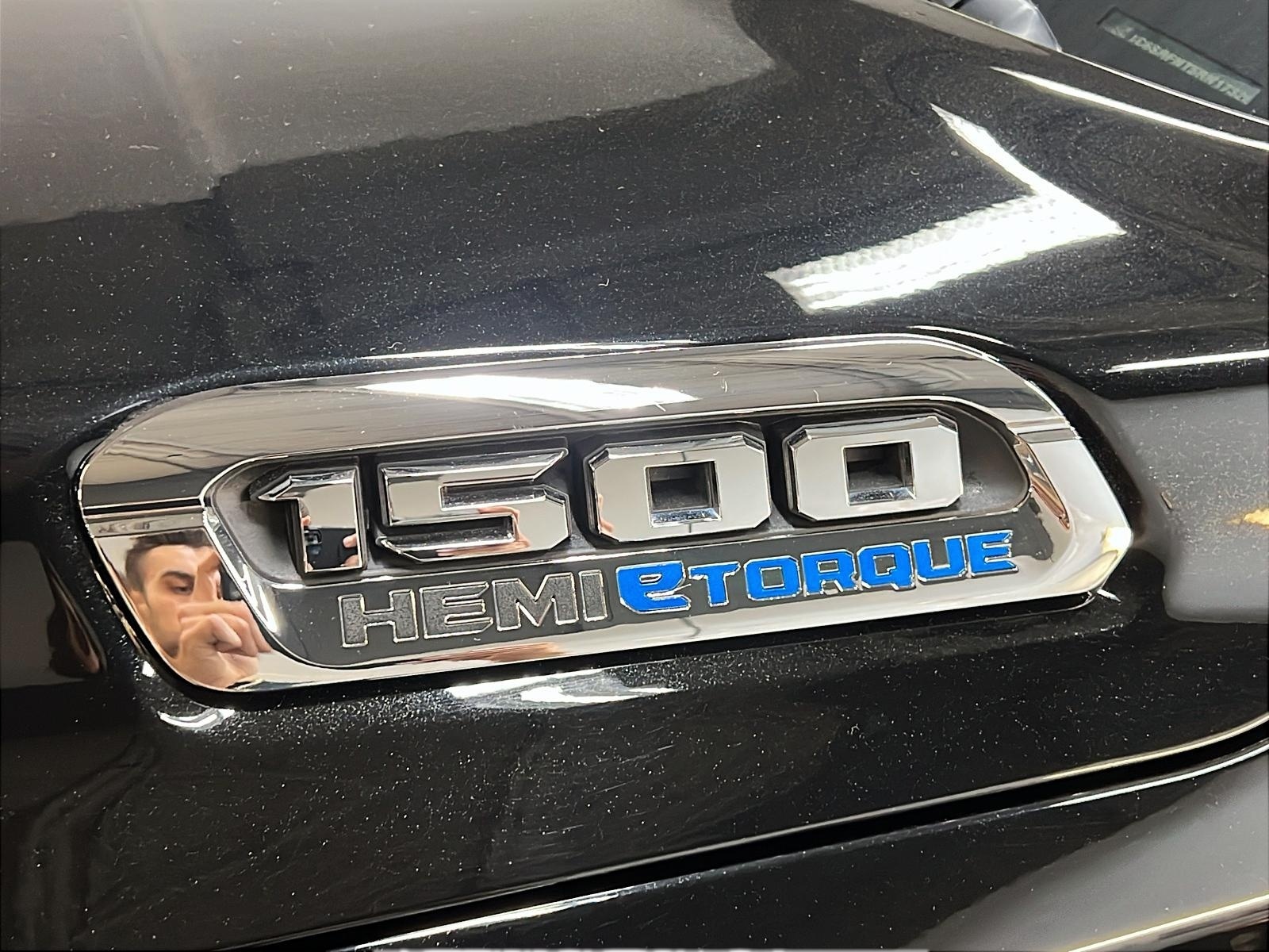 RAM 1500 SXT 5.7 HEMI eTORQUE CREW CAB 4X4 2024 - image #23