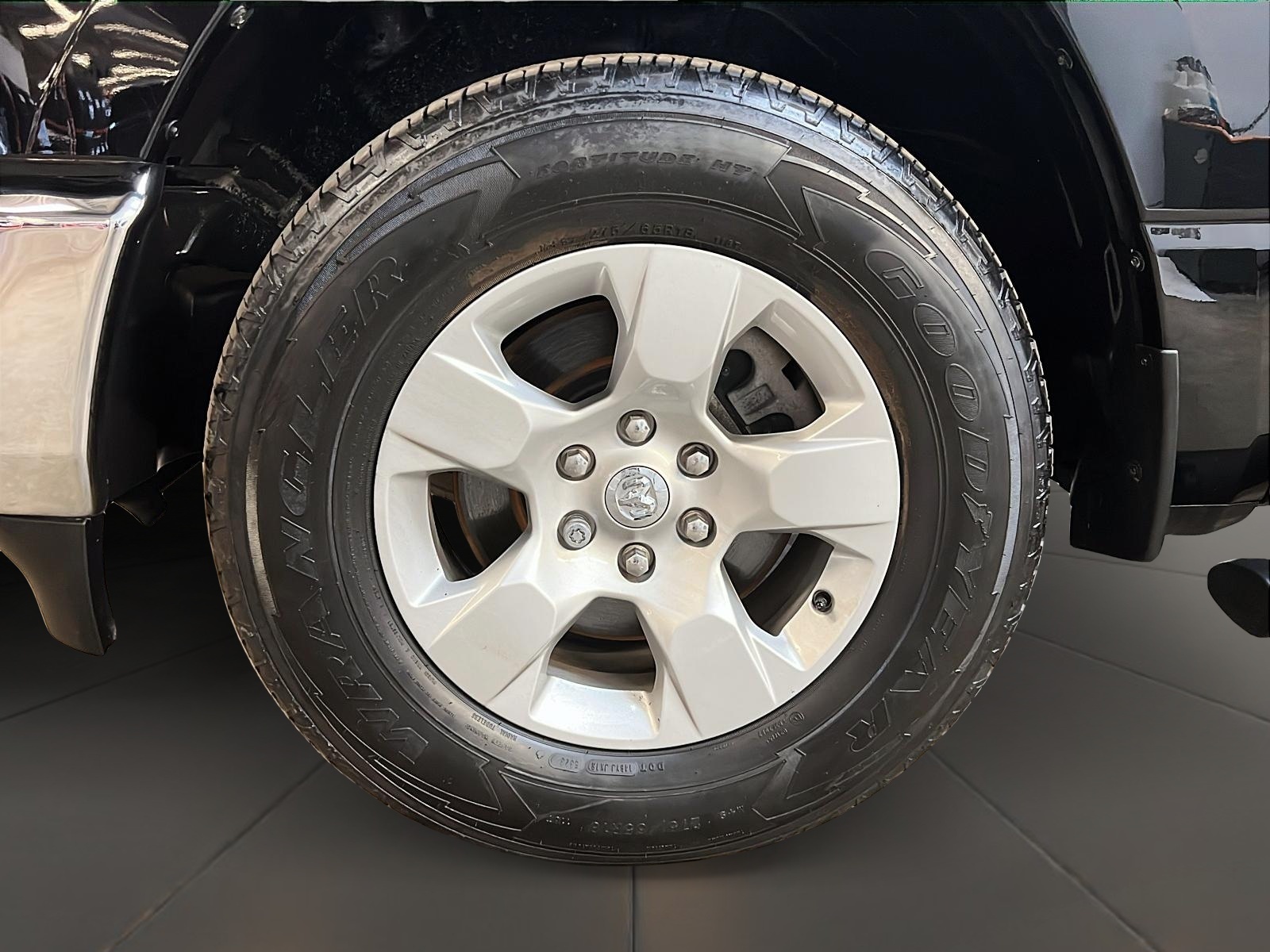 RAM 1500 SXT 5.7 HEMI eTORQUE CREW CAB 4X4 2024 - image #24