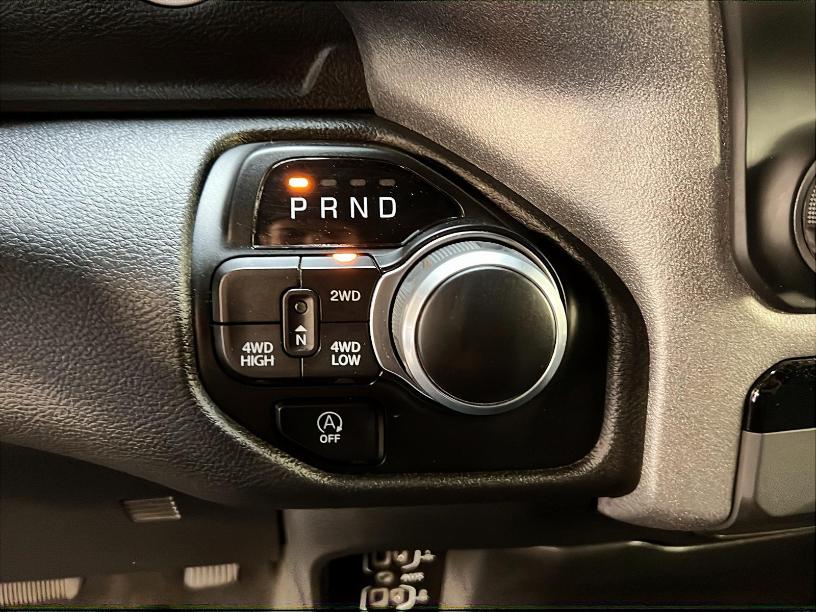 RAM 1500 SXT 5.7 HEMI eTORQUE CREW CAB 4X4 2024 - image #12