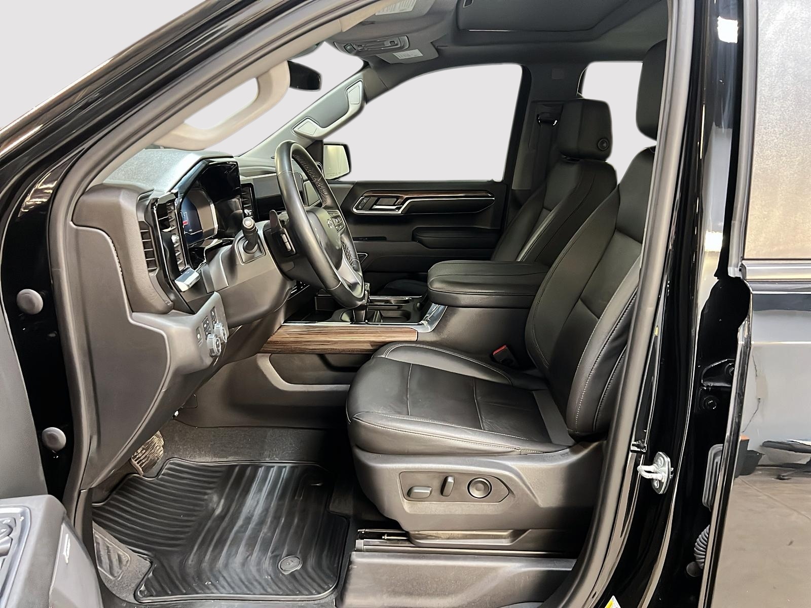 Chevrolet Silverado 1500 RST CREW CAB CUIR TOIT 4X4 2023 - image #7