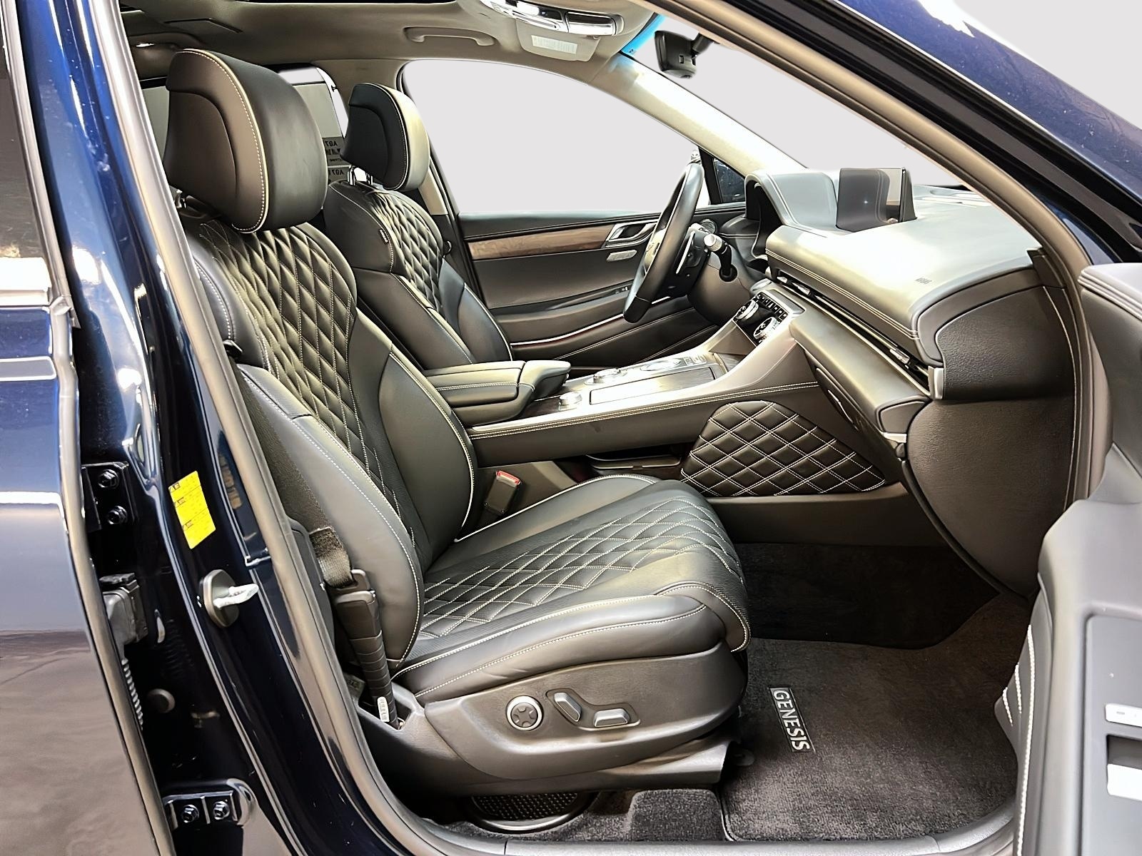 Genesis GV80 PRESTIGE 3.5T CUIR TOIT PANO NAV 4RM 2022 - image #8