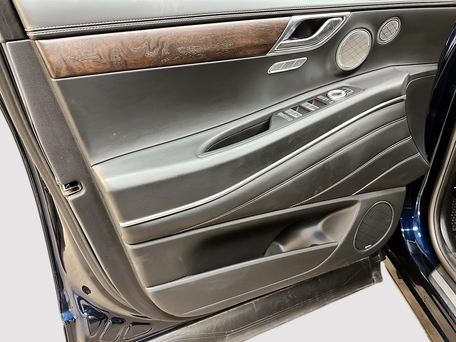 Genesis GV80 PRESTIGE 3.5T CUIR TOIT PANO NAV 4RM 2022 - image #27