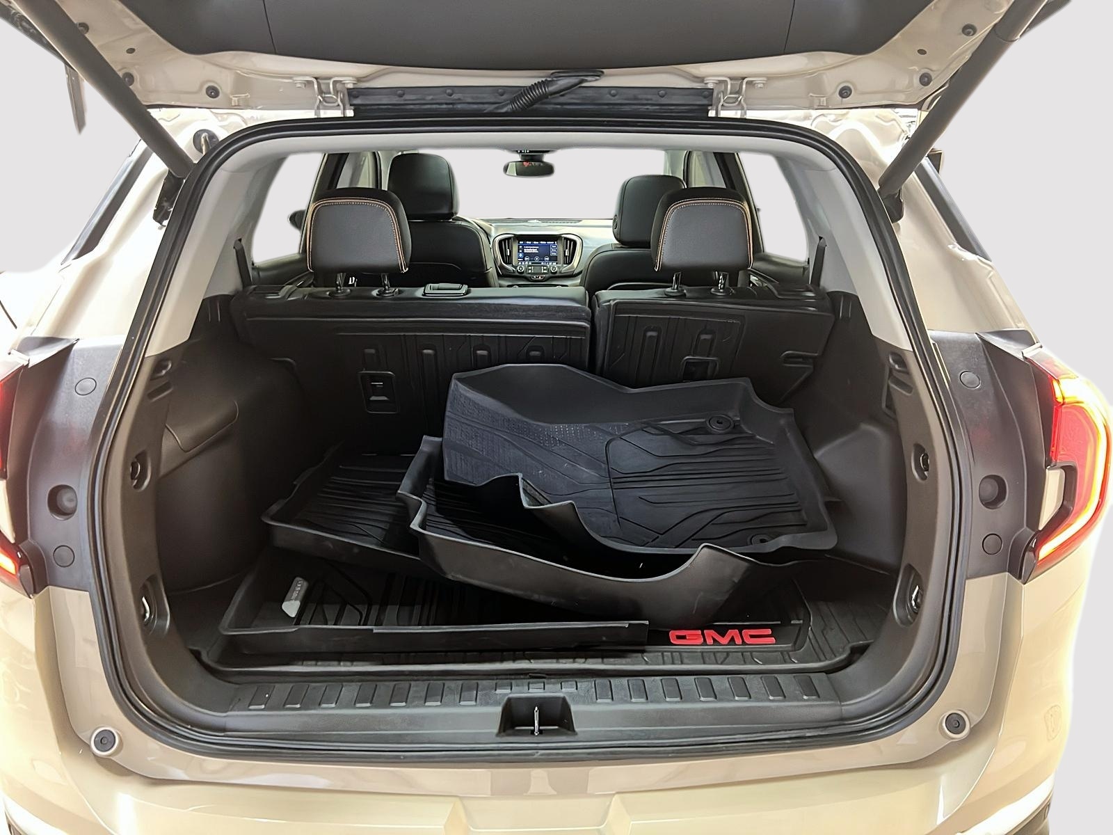 GMC Terrain 2022 - Image #13
