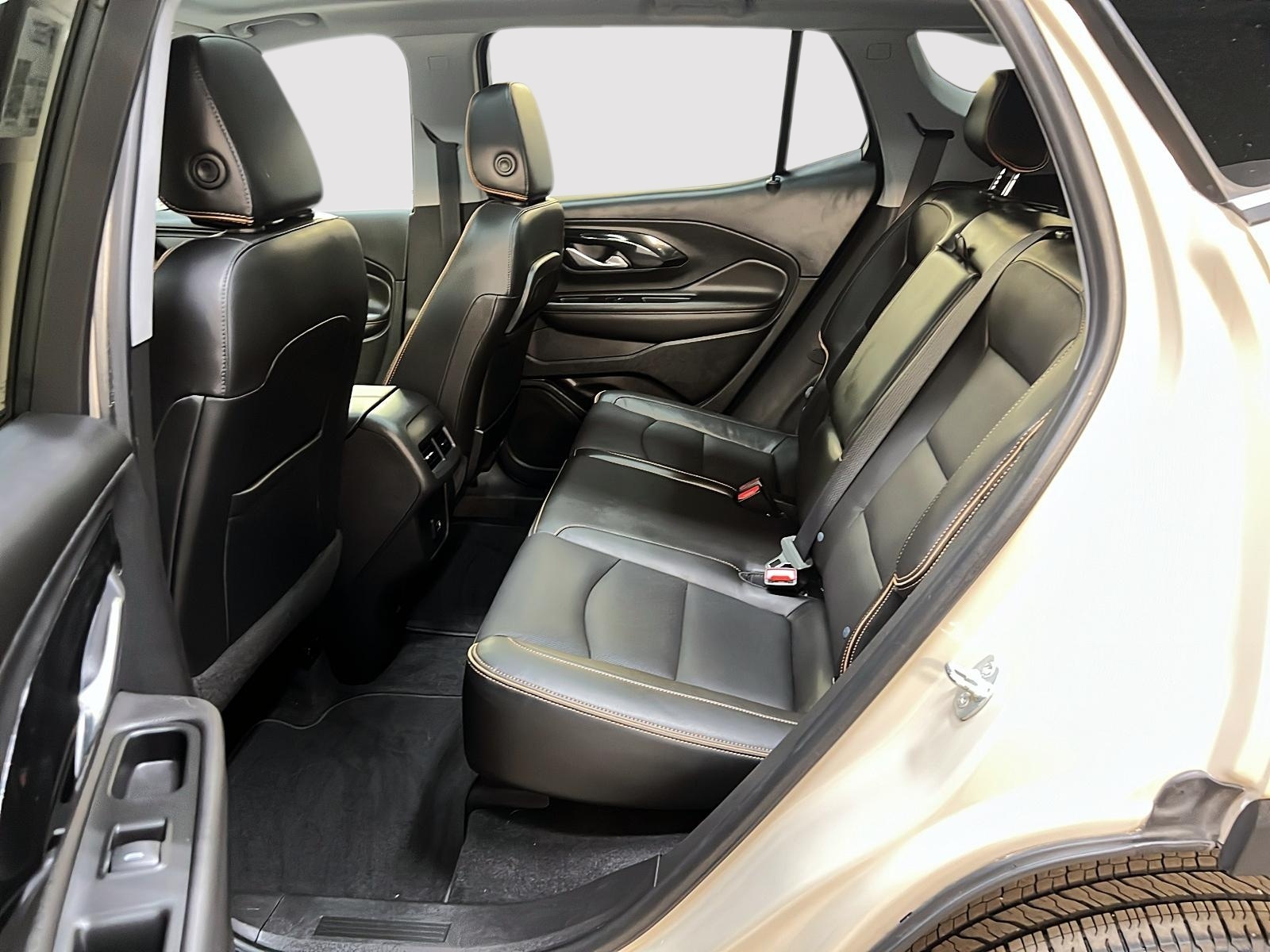 GMC Terrain 2022 - Image #10