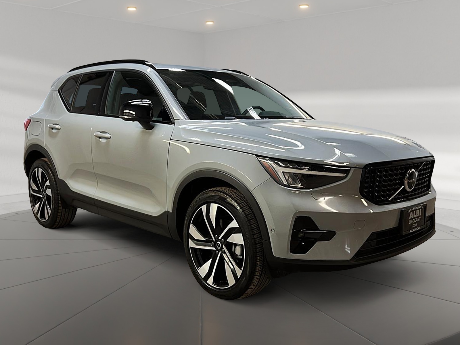 Volvo XC40 B5 PLUS CUIR TOIT PANO NAV 4R, 2025 - image #3