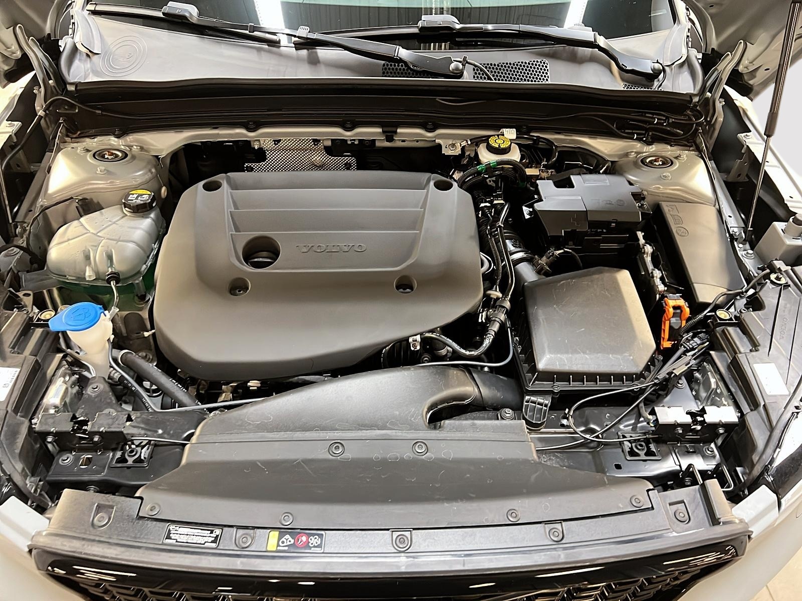 Volvo XC40 B5 PLUS CUIR TOIT PANO NAV 4R, 2025 - image #12