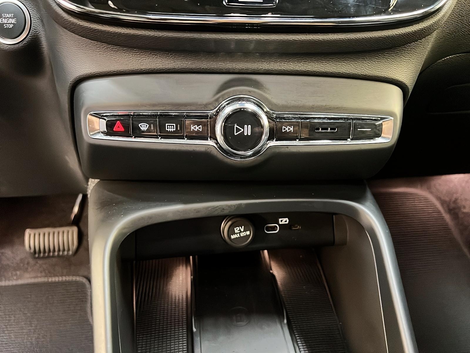 Volvo XC40 B5 PLUS CUIR TOIT PANO NAV 4R, 2025 - image #17