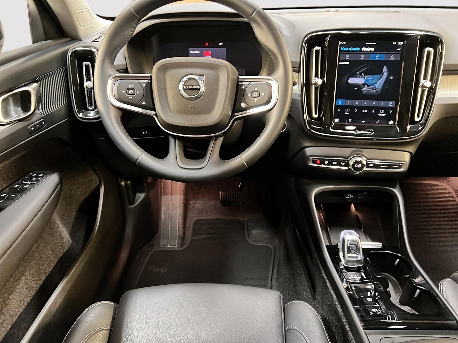 Volvo XC40 B5 PLUS CUIR TOIT PANO NAV 4R, 2025 - image #11