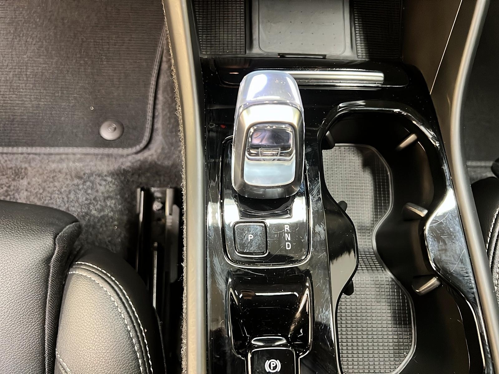 Volvo XC40 B5 PLUS CUIR TOIT PANO NAV 4R, 2025 - image #16