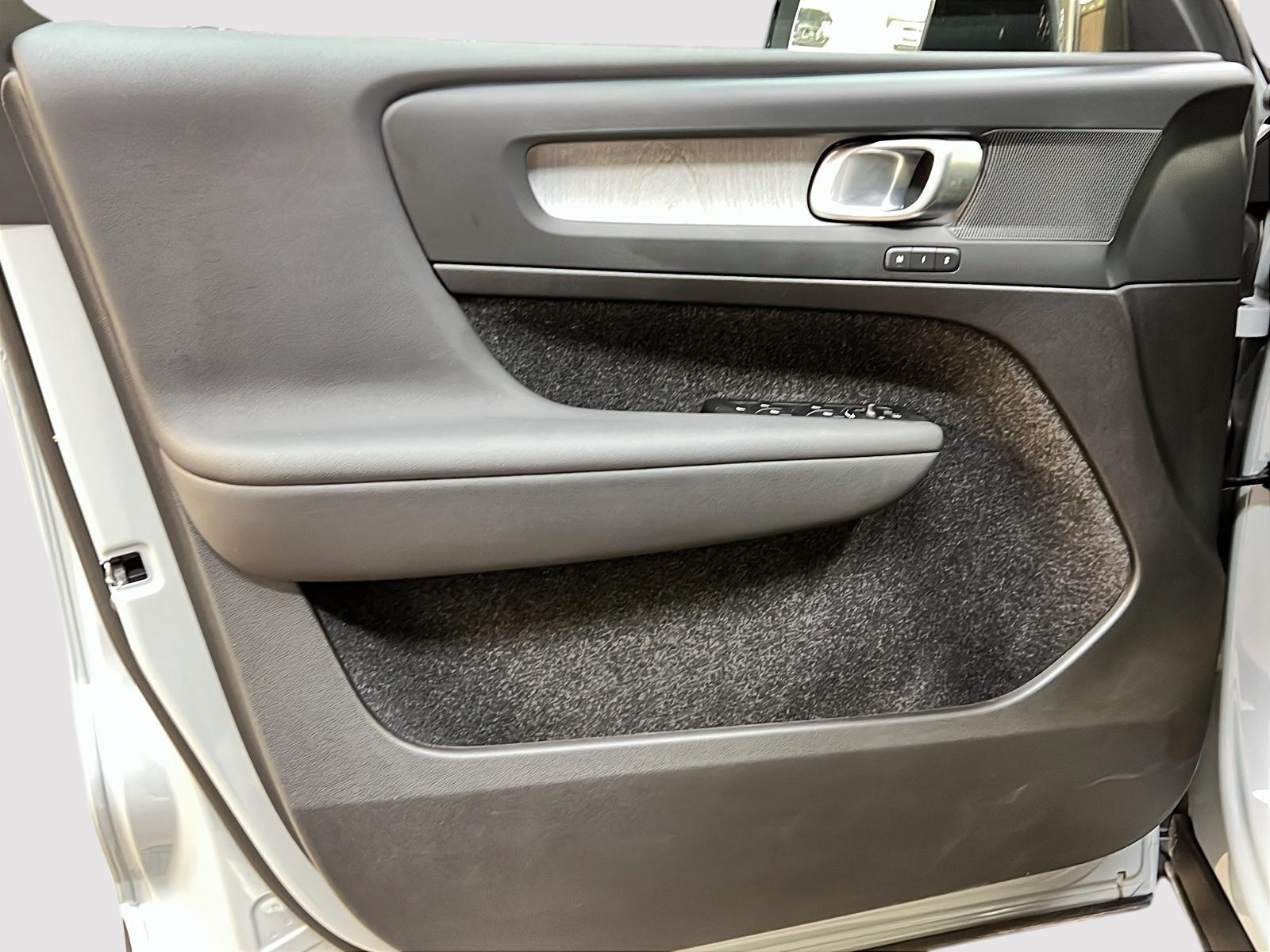 Volvo XC40 B5 PLUS CUIR TOIT PANO NAV 4R, 2025 - image #25