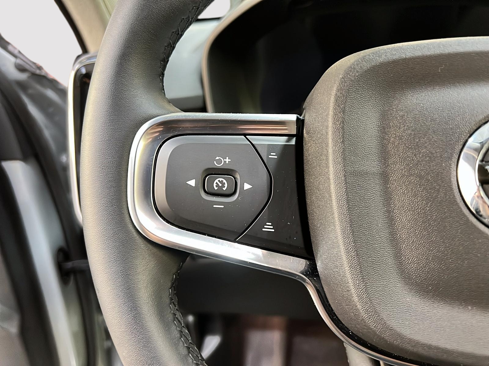 Volvo XC40 B5 PLUS CUIR TOIT PANO NAV 4R, 2025 - image #23