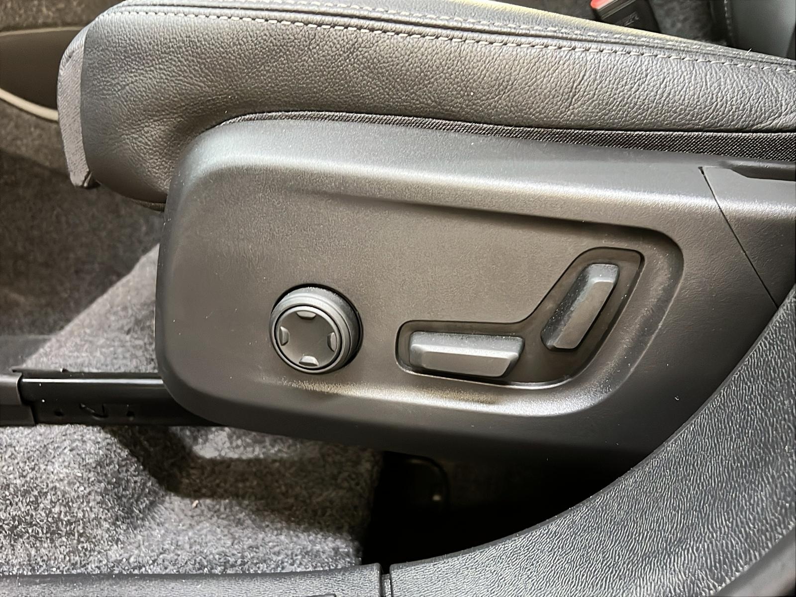 Volvo XC40 B5 PLUS CUIR TOIT PANO NAV 4R, 2025 - image #26