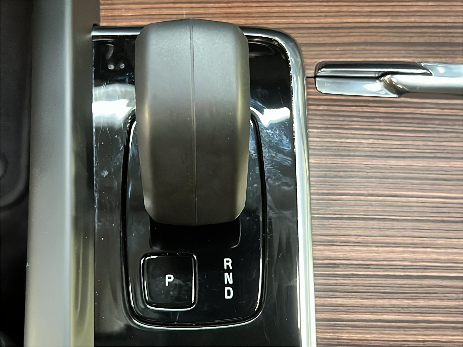 Volvo XC60 T8 RECHARGE PLUS CUIR TOIT PANO NAV 4RM 2024 - image #17