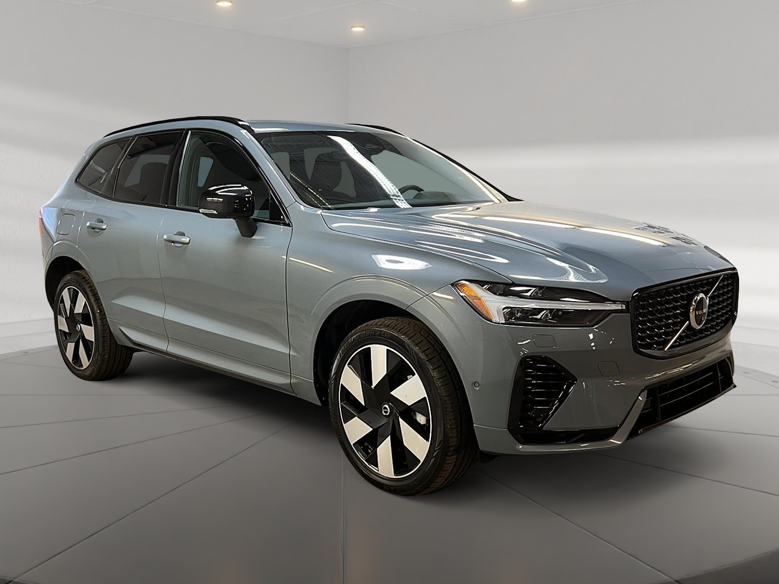 Volvo XC60 T8 RECHARGE PLUS CUIR TOIT PANO NAV 4RM 2024 - image #3