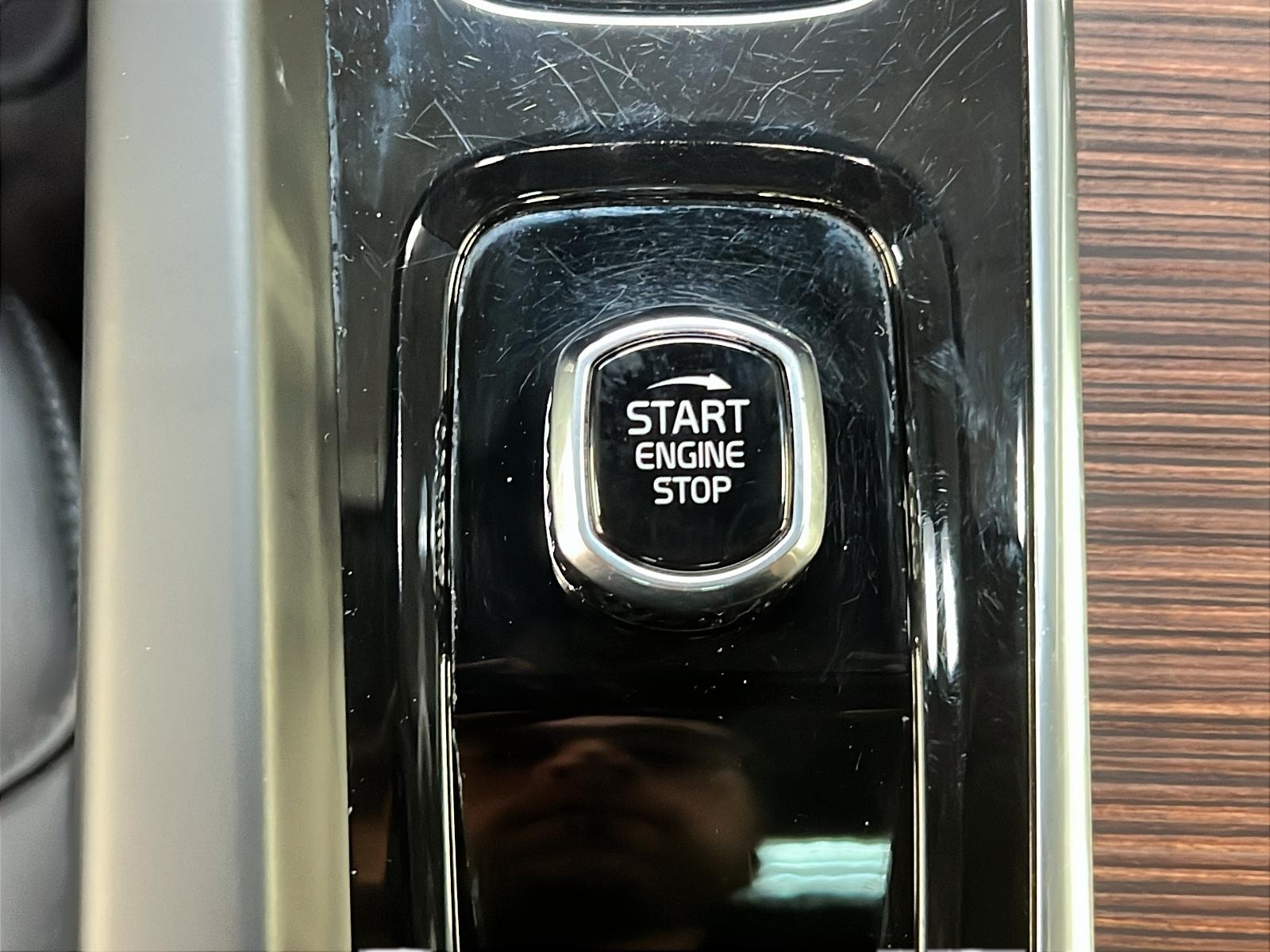 Volvo XC60 T8 RECHARGE PLUS CUIR TOIT PANO NAV 4RM 2024 - image #16