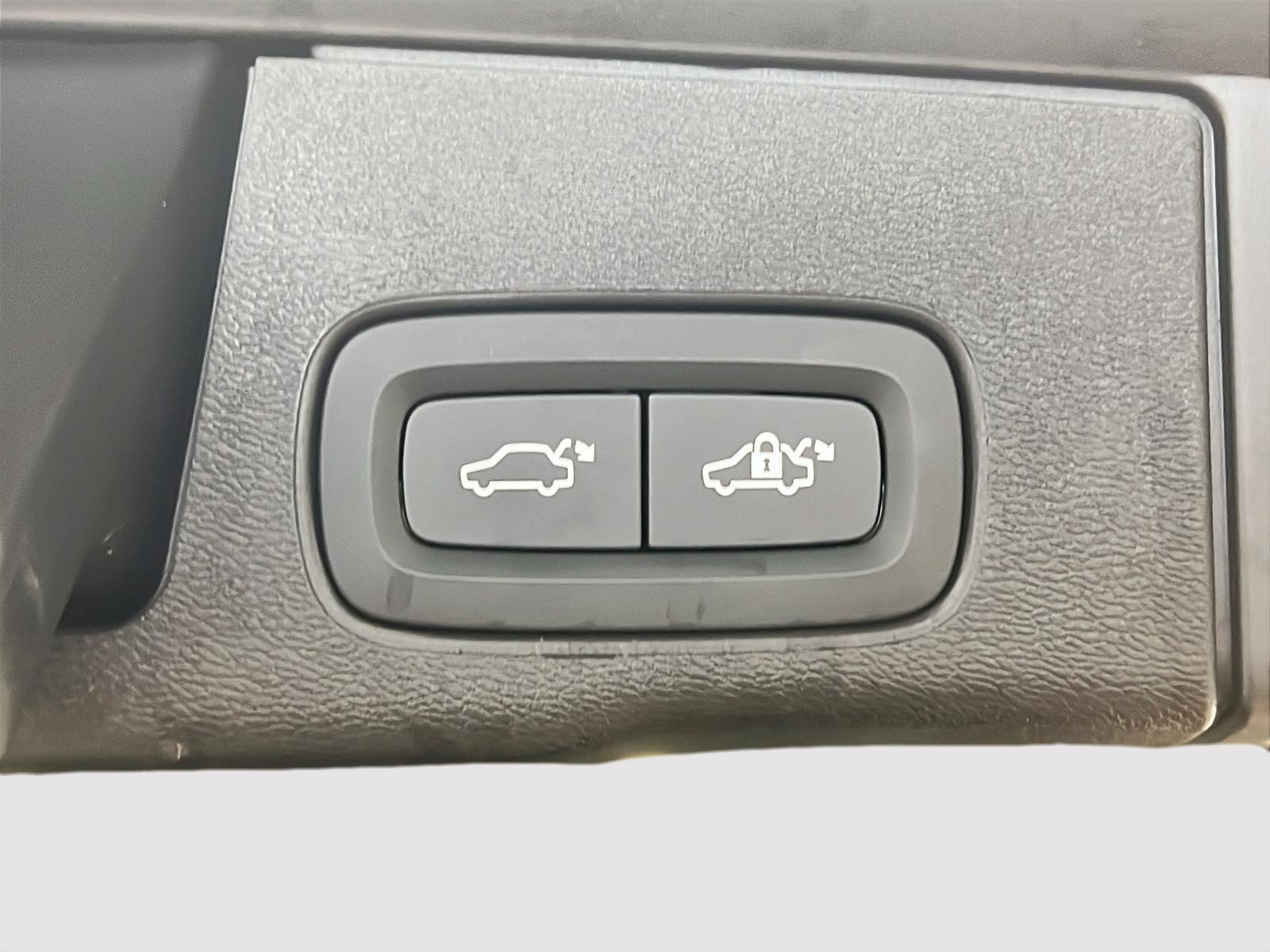 Volvo XC60 T8 RECHARGE PLUS CUIR TOIT PANO NAV 4RM 2024 - image #14