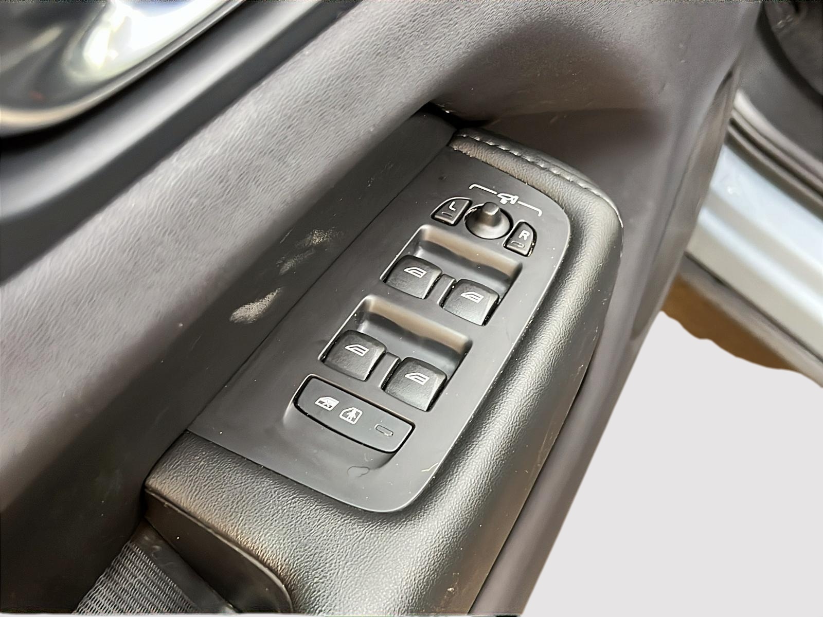 Volvo XC60 T8 RECHARGE PLUS CUIR TOIT PANO NAV 4RM 2024 - image #24
