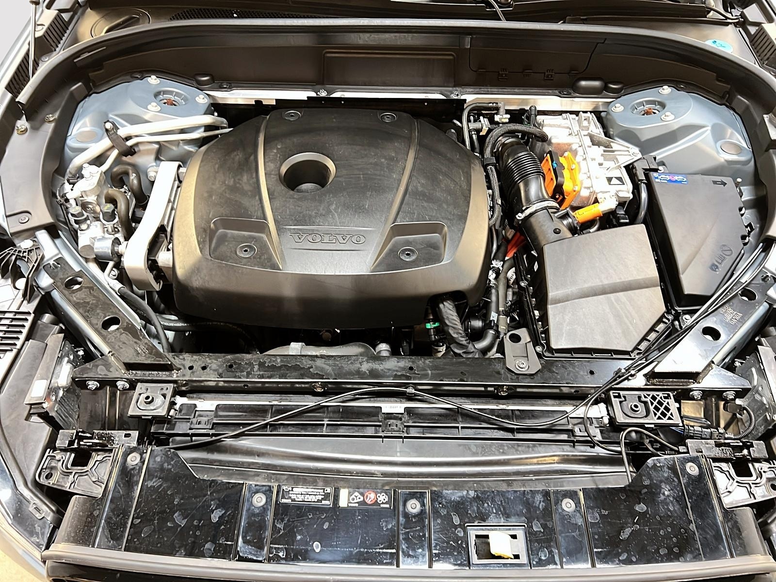 Volvo XC60 T8 RECHARGE PLUS CUIR TOIT PANO NAV 4RM 2024 - image #12