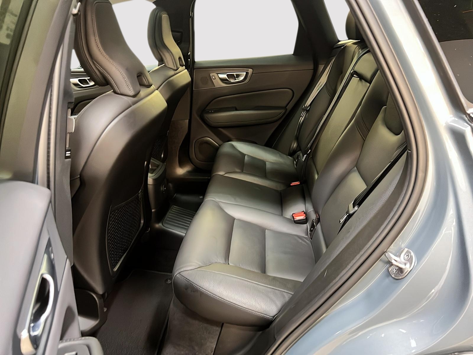 Volvo XC60 T8 RECHARGE PLUS CUIR TOIT PANO NAV 4RM 2024 - image #10