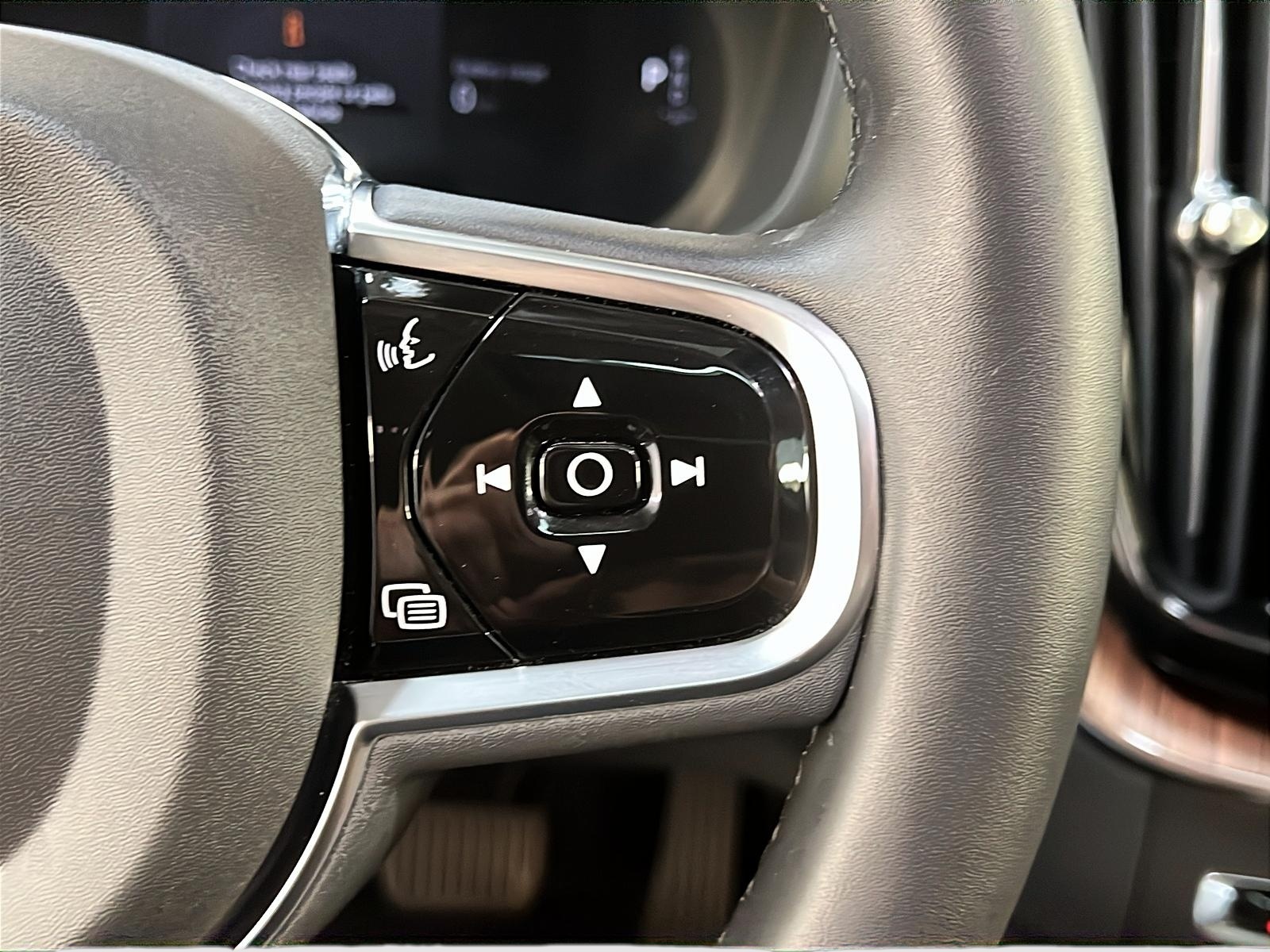Volvo XC60 T8 RECHARGE PLUS CUIR TOIT PANO NAV 4RM 2024 - image #22