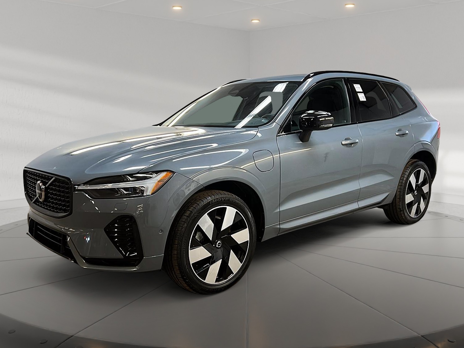 Volvo XC60 T8 RECHARGE PLUS CUIR TOIT PANO NAV 4RM 2024 - image #1