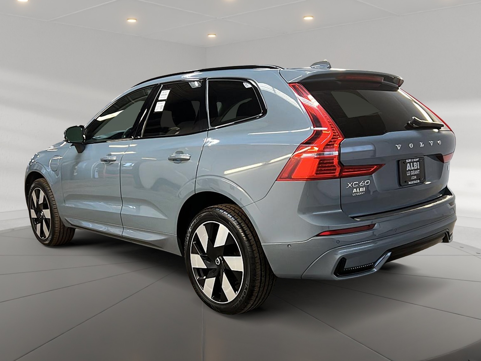 Volvo XC60 T8 RECHARGE PLUS CUIR TOIT PANO NAV 4RM 2024 - image #6