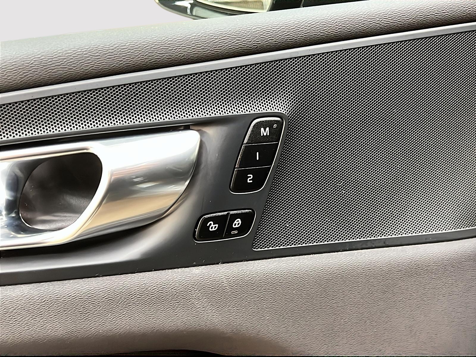 Volvo XC60 T8 RECHARGE PLUS CUIR TOIT PANO NAV 4RM 2024 - image #25