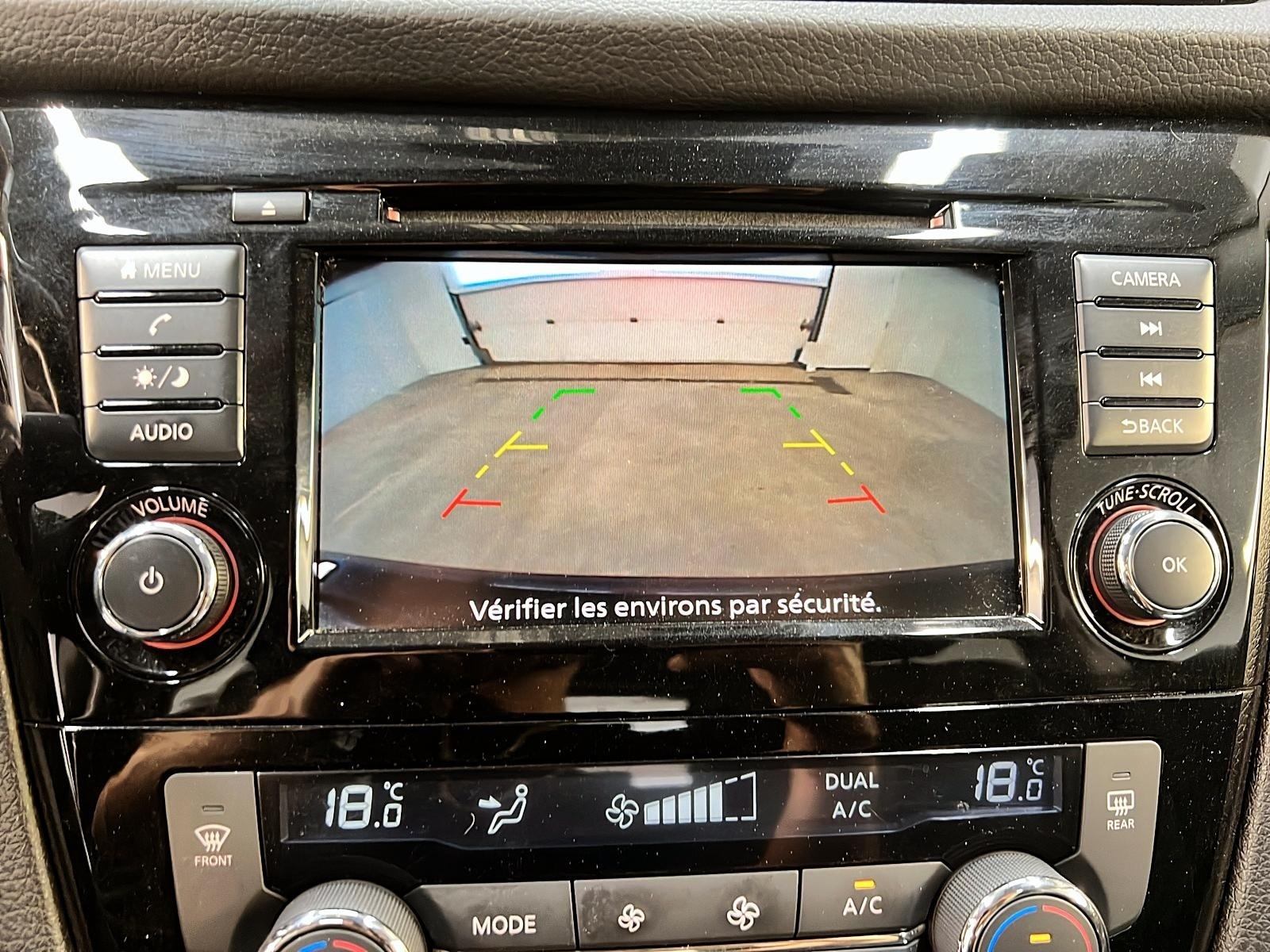 Nissan Qashqai SV TOIT 4RM 2023 - image #17